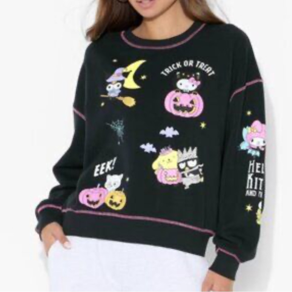 SANRIO NWT hello kitty & friends glow in the dark Halloween sweatshirt -large